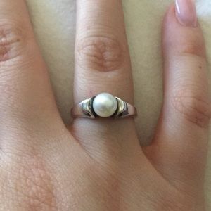 Scroll Ring with Cultured Pearl Ring
